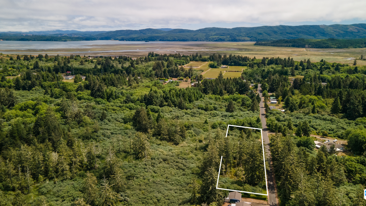 1.3 Acres of Vacant Residential Land for Sale in Long Beach, Washington!