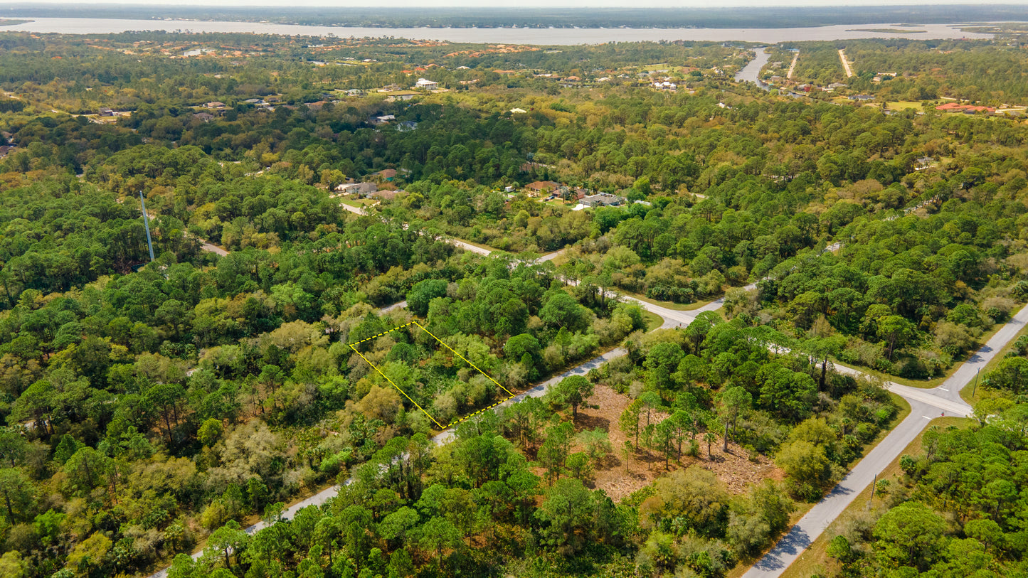 0.23 ACRE IN RISING PORT CHARLOTTE, FL